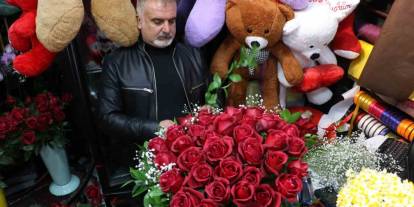 Sevgililer Günü’nde 100 Tl’lerden Başlayıp, 7 Bin Tl’ye Kadar Çıkan Çiçek Hediyesi