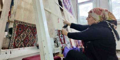 3 Ayda Tamamlanıyor! Şırnaklı Kadınların El Emeği Jirki Kilimi Değerini Arıyor