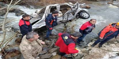 Bitlis’te uçuruma yuvarlanan otomobilde 3 kişi öldü, 5 ağır yaralı