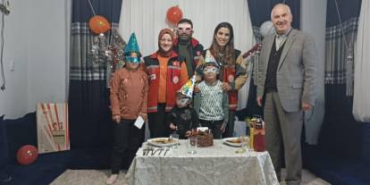 Cizre’de Yürekleri Isıtan Doğum Günü Sürprizi: Ebeveyn Kaybı Yaşayan Çocuğa Anlamlı Kutlama