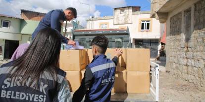 Şırnak Belediyesi İhtiyaç Sahiplerine Erzak Kolisi Dağıttı