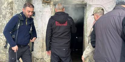 Siirt'te evde çıkan yangında 2 çocuk dumandan etkilendi