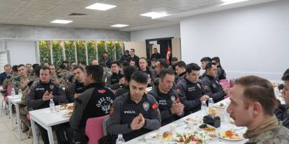 Şırnak Protokolünden Polislerle Sahur Buluşması