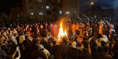 Şırnak’ta Nevruz Ateşi Kadınların Meşaleleriyle Yandı: Barış ve Özgürlük Mesajı Dikkat Çekti
