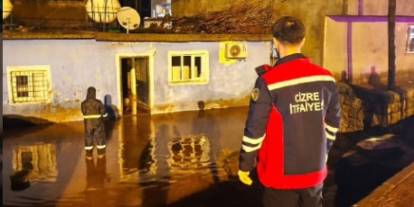 Kasrik’te Sel Alarmı! Evleri Su Bastı, Ekipler Gece Boyu Seferber Oldu