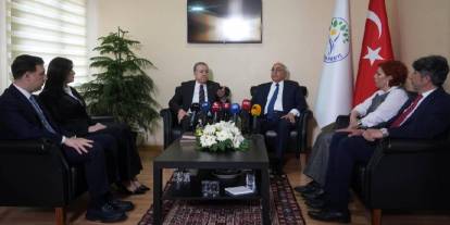 MHP'den DEM Parti’ye bayram ziyareti