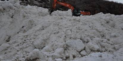 Şırnak’ta son yılların en büyük çığı düştü