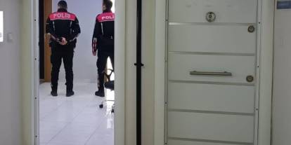 İş merkezinde çıkan silahlı kavgada 1 kişi hayatını kaybetti