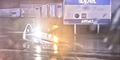 Şiddetli Yağışta Mahsur Kalan Vatandaş İtfaiye Tarafından Kurtarıldı