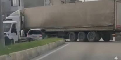 Cizre’de Otomobil Tırla Çarpıştı: Facianın Eşiğinden Dönüldü