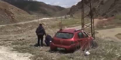 Yüksekova-Van yolunda kaza: 1 kişi öldü, 1 kişi ağır yaralandı