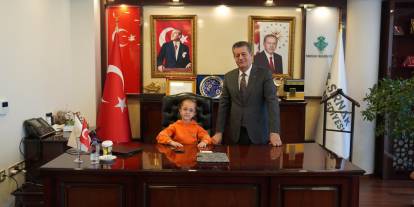 Başkan Yarka’dan 23 Nisan’da Anlamlı Devir Teslim