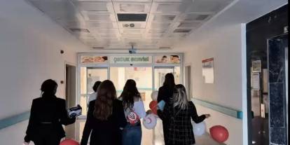 Şırnak’ta hastanede tedavi gören çocuklara 23 Nisan ziyareti