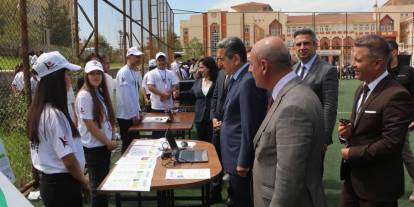 Silopi'de TÜBİTAK 4006 Bilim Fuarı düzenlendi