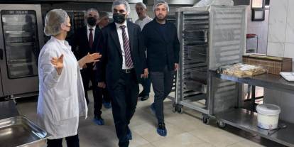 Vali Yardımcısı Alpaslan’dan 3 Bin Aileye Yönelik Yemek Projesine Yerinde İnceleme