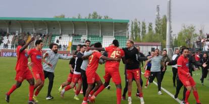 Deplasmanda gol düellosu: Amedspor Süper Lig’e yükseldi
