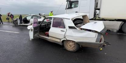 Zincirleme trafik kazasında 2 kişi öldü, 2 kişi yaralandı