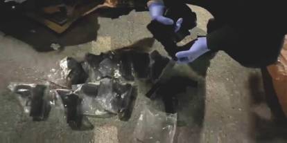 Batman'da iki otomobilde çok sayıda tabanca ele geçirildi