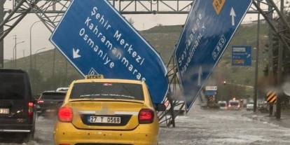 Gaziantep'te "süper hücre" fırtınası şehri felç etti