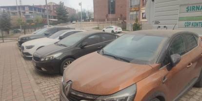 Şırnak’ta Gökten Çamur Yağdı: Araçlar ve Sokaklar Tozla Kaplandı