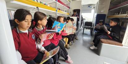 Kırsalda Kitap Seferberliği! Gezici Kütüphane Köy Köy Dolaşıyor, Çocukları Bilgiyle Buluşturuyor