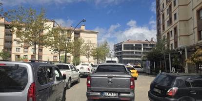 Şırnak’ta Yanlış Park Trafiği Felç Etti! Uzun Araç Kuyrukları Oluştu