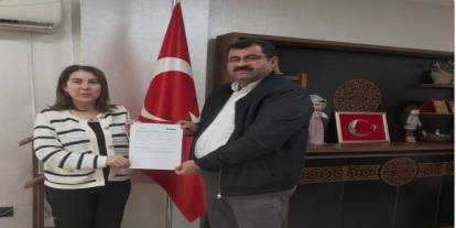 Ak Parti Kadın Kolları Başkanı Bişenk Acar, Kurban vekâletini Kızılay’a teslim etti