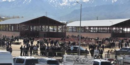 Husumetli aileler arasında kavga: 1 kişi öldü, 13 kişi yaralandı