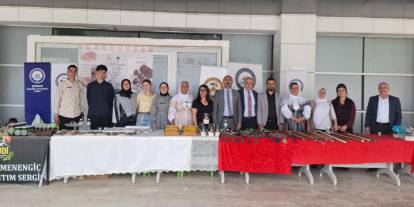 Şırnak’ta yerel üreticiler kariyer fuarında ürünlerini sergiledi