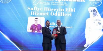 Şırnak Devlet Hastanesi Hemşiresine Bakan Memişoğlu’ndan Ödül