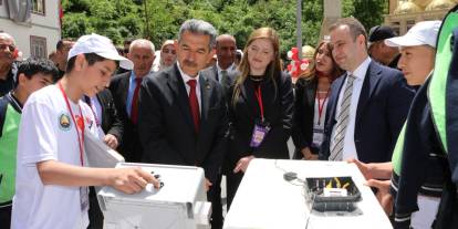 Uludere'de "Tübitak 4006 Bilim Fuarı" Düzenlendi