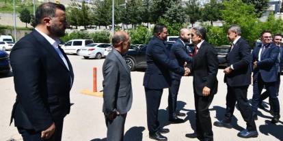 Şırnak Valisi Ekici, personelle bayramlaştı