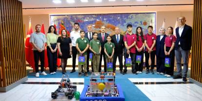 Şırnaklı Gençlerin Robotik Başarısı Vali Ekici’den Tam Not Aldı: Hedef Amerika!