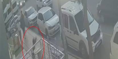 Siirt'te birinci kattan düşen çocuk ağır yaralandı, o anlar kameraya yansıdı