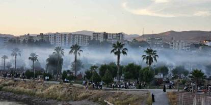 Cizre’de Mangal Dumanı Nehir Üzerinde Sis Görünümü Oluşturdu