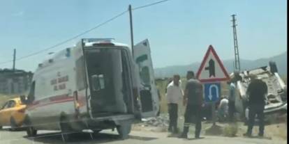 Şırnak Çevre Yolunda Hafif Ticari Araç Takla Attı: 1 Yaralı