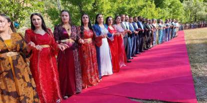 Şırnak’ta En Uzun Halay Kuyruğu