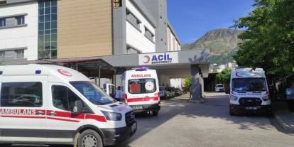 Trafik Kazasında Anne Ve Oğlu Hayatını Kaybetti, 4 Kişi Yaralandı