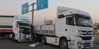 Şırnak'ta iki tırın çarpıştığı kazada 2 kişi yaralandı