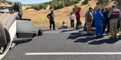 Mardin-Diyarbakir Karayolunda Otomobil Takla Attı:1 yaralı