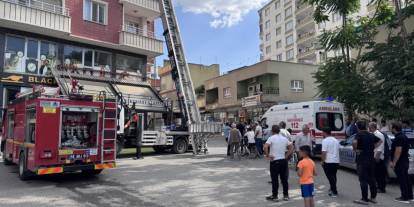 Siirt'te bir evde çıkan yangında 3 kişi hastaneye kaldırıldı