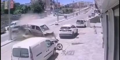 Şırnak’ta 4 Kişinin Yaralandığı Zincirleme Kaza Kameraya Yansıdı