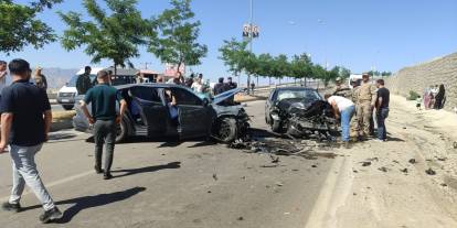 Şırnak'ta 2 Otomobil Çarpıştı: 1 Ölü, 3 Yaralı