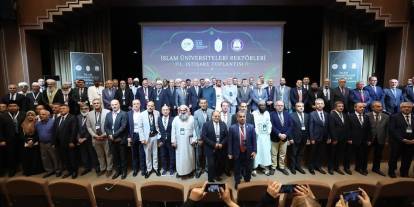 Rektör Alkış, 1. İslam Üniversiteleri Rektörleri İstişare Toplantısı'na katıldı