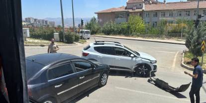 Şırnak'ta İki Araç Çarpıştı!