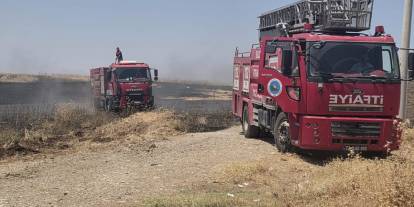 Silopi'de Anız Yangını Paniğe Neden Oldu! Ekiplerin Hızlı Müdahalesiyle Alevler Kontrol Altına Alındı