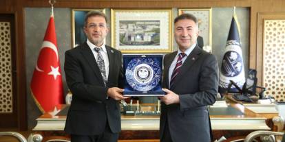 Batman Üniversitesi Rektörü Prof. Dr. İdris Demir’den Rektör Alkış’a ziyaret