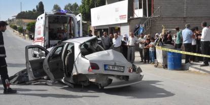 Van’da kamyonete çarpan otomobildeki 1 kişi öldü, 4 kişi yaralandı