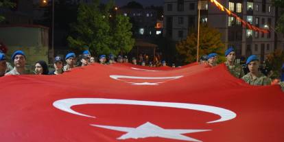 Şırnak’ta 107 metrelik Türk bayrağıyla yürüyüş