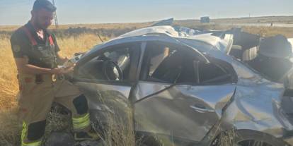 Şırnak'ta kontrolden çıkarak devrilen otomobildeki 3 kişi yaralandı